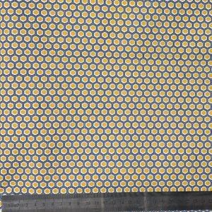 COUPON Coton imprimé motifs alvéoles Coloris moutarde et gris Laize 1,60m x 2,50m