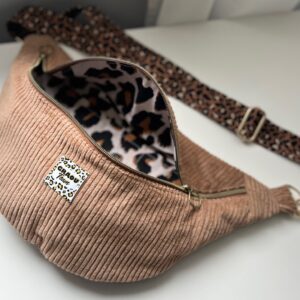 Box couture Banane Graou Touch – velours camel et léopard