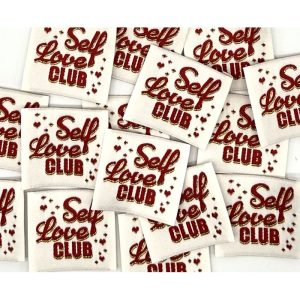 Étiquette tissée : Self love club – écru, rouge et lurex doré – vendue à l’unité