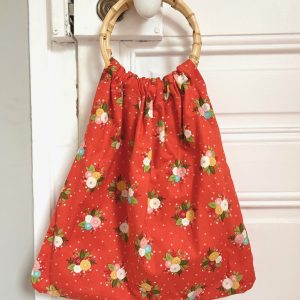 .Kit à coudre “mon cabas Vintage”: cabas anses rondes en rotin, réversible motif fleuri Amelia rouge